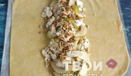 штрудель с грушей и сыром дор блю