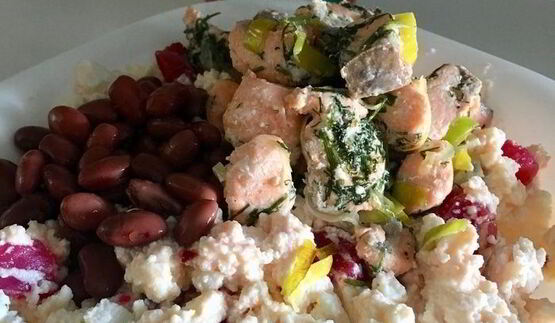 штрудель с лососем, фасолью и рикоттой