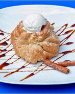 Штрудель с яблочно-марципановой начинкой