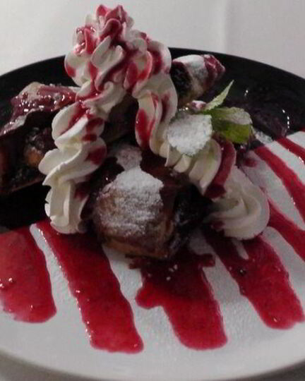 Рецепт штруделя со взбитыми сливками и айвой