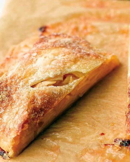 Рецепт штруделя яблочного из слоеного теста