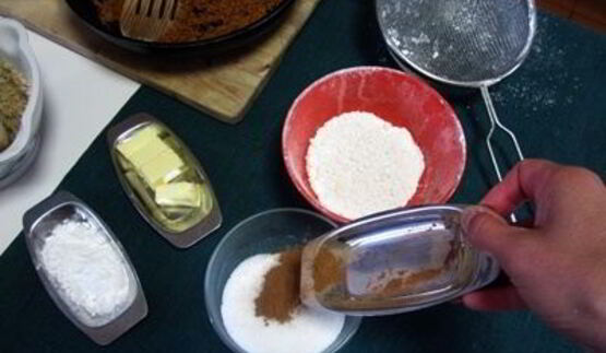 яблочный штрудель с грецкими орехами