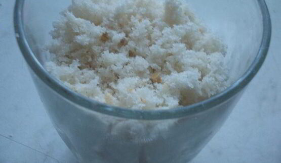 яблочный штрудель с изюмом и карамельной крошкой