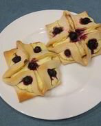 Слоеная выпечка с творожной начинкой