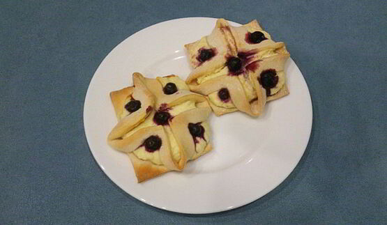 слоеная выпечка с творожной начинкой