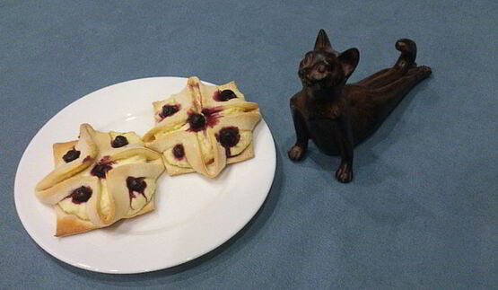 слоеная выпечка с творожной начинкой