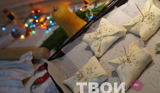 слойки с колбасками и сулугуни