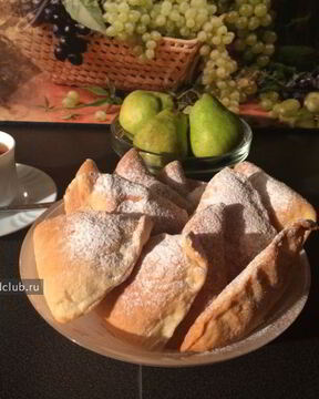 Слойки с начинкой из груш