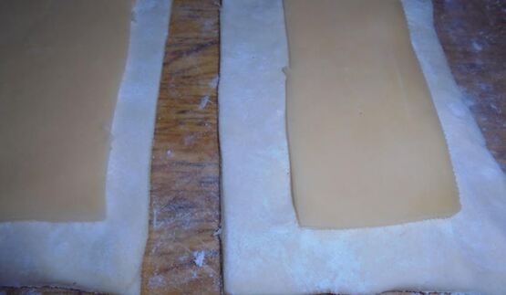 слойки с сыром и морской капустой