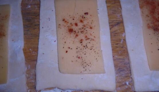 слойки с сыром и морской капустой