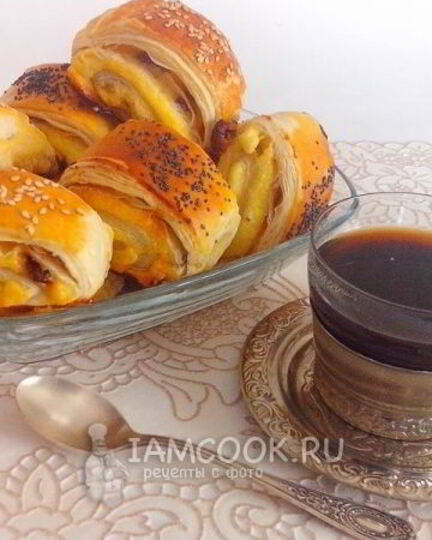 Рецепт слоек с творогом и изюмом