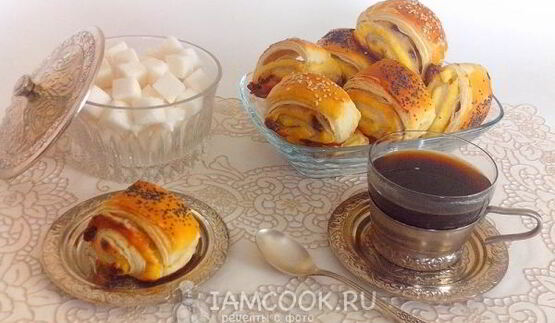 слойки с творогом и изюмом