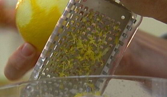 лимонный творожник с изюмом