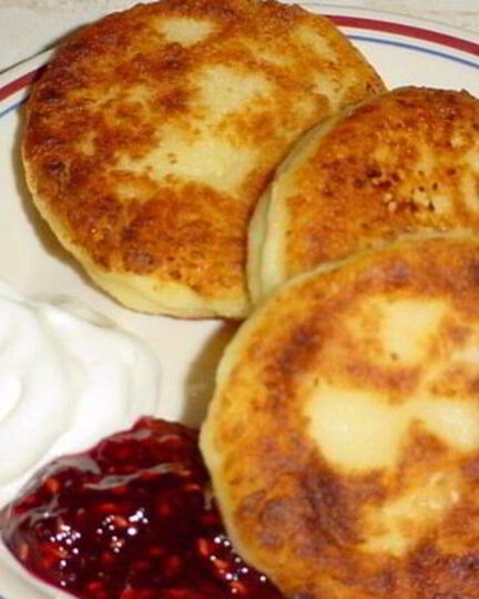 Рецепт простых сырников из творога с манкой в духовке