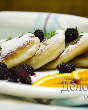 Сырники из творога с изюмом