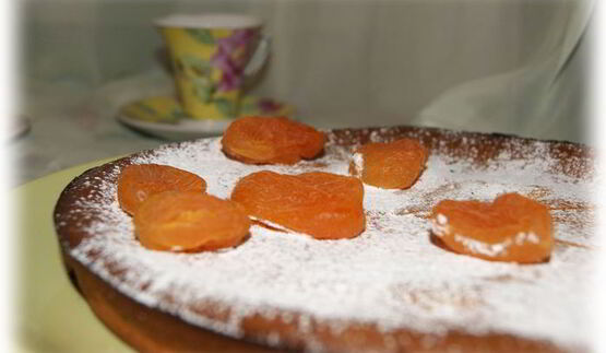 творожник с белым шоколадом и курагой