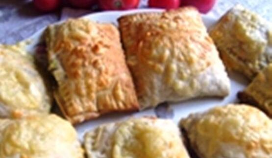 сырно шпинатные слойки