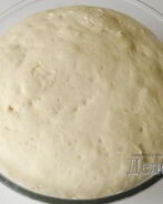 Дрожжевое сдобное тесто для пиццы