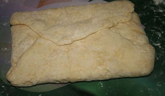 хрустящие корзинки с курицей из домашнего слоеного теста