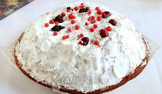 бисквитный торт панчо со сливочным кремом и ягодами