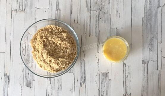 йогуртовый фисташковый торт с жимолостью