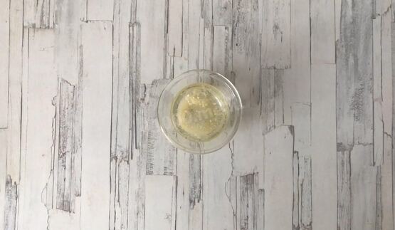 йогуртовый фисташковый торт с жимолостью