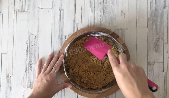 йогуртовый фисташковый торт с жимолостью