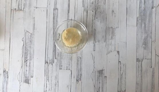 йогуртовый фисташковый торт с жимолостью