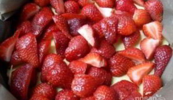 клубнично-йогуртовый торт