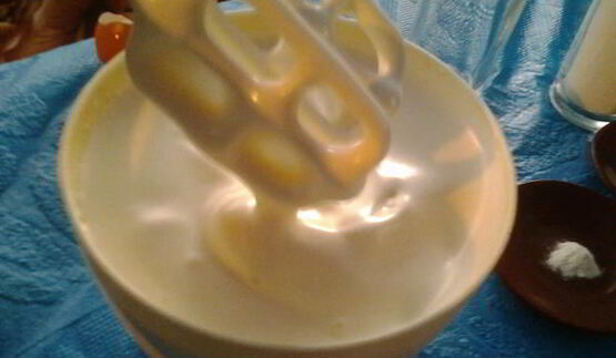 нежный и пушистый бисквит с арахисом