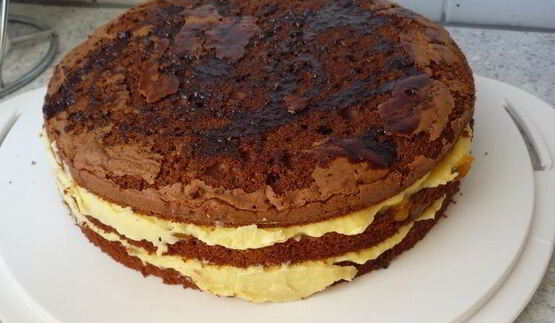 пасхальный кремообразный шоколадный торт с яичным ликером