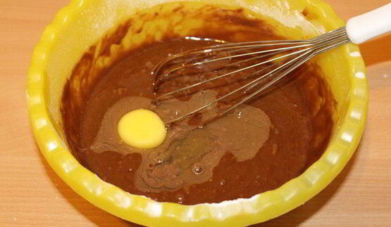 шоколадно-малиновый торт с творожно-сливочным кремом