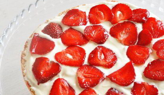 торт клубника со сливками