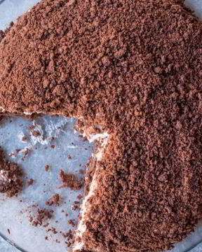 Торт норка крота с клубникой