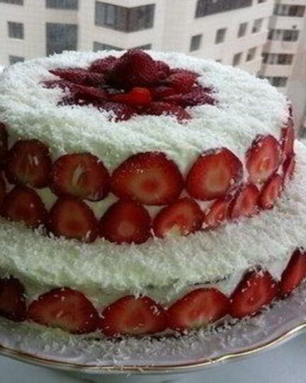 Рецепт торта с клубникой и сливочно-банановым кремом