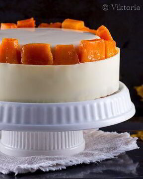 Торт с тыквой и сабайоном на белом шоколаде