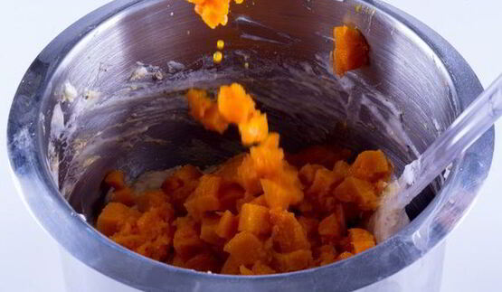 торт с тыквой и сабайоном на белом шоколаде