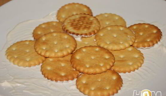 торт закусочный с крекерами