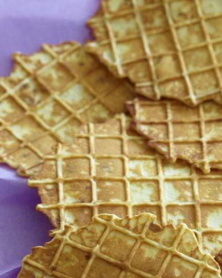 Рецепт творожных вафель с финиками