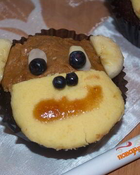Выпечка в виде обезьянки