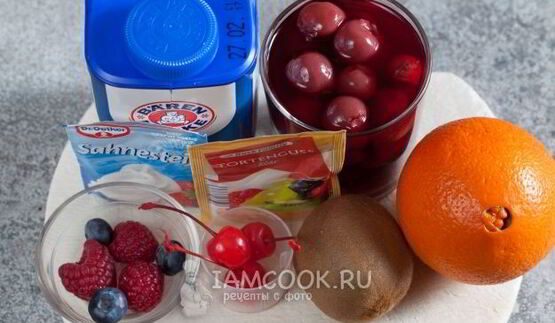 большие эклеры с фруктами