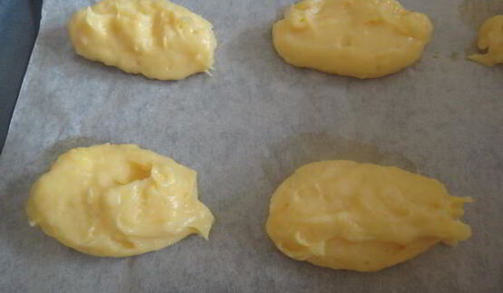 фисташковые эклеры