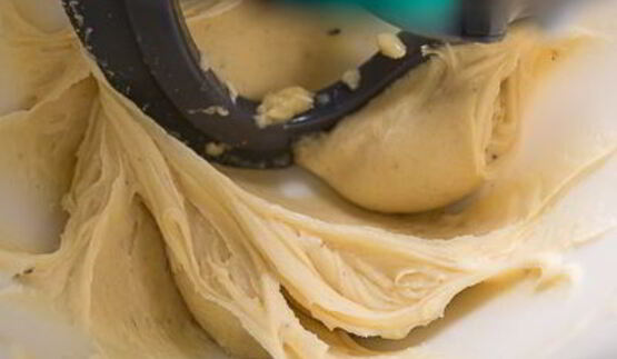 перевернутые профитроли с сырным кремом и перцем