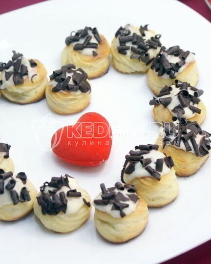 Рецепт профитролей с кремом поцелуй