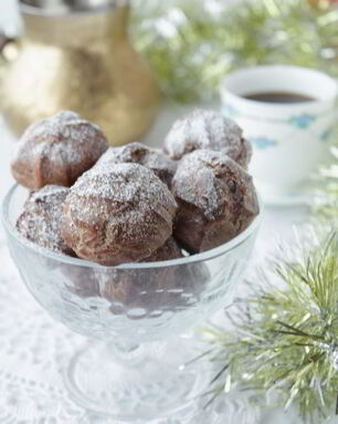 Шоколадные профитроли с маскарпоне