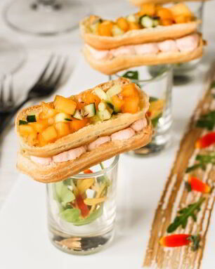 Эклеры с креветочным кремом и тартаром из хурмы