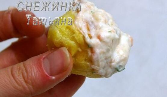 закусочный торт новогодняя елка из профитролей и сливочного крем-мусса с семгой