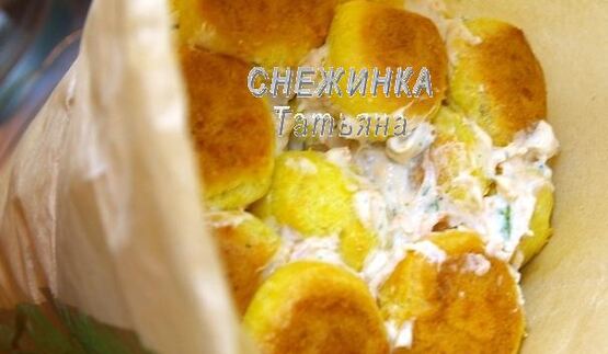 закусочный торт новогодняя елка из профитролей и сливочного крем-мусса с семгой