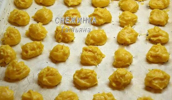 закусочный торт новогодняя елка из профитролей и сливочного крем-мусса с семгой