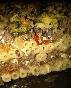 Макаронная запеканка с овощами и фаршем в сливочно-овощном соусе